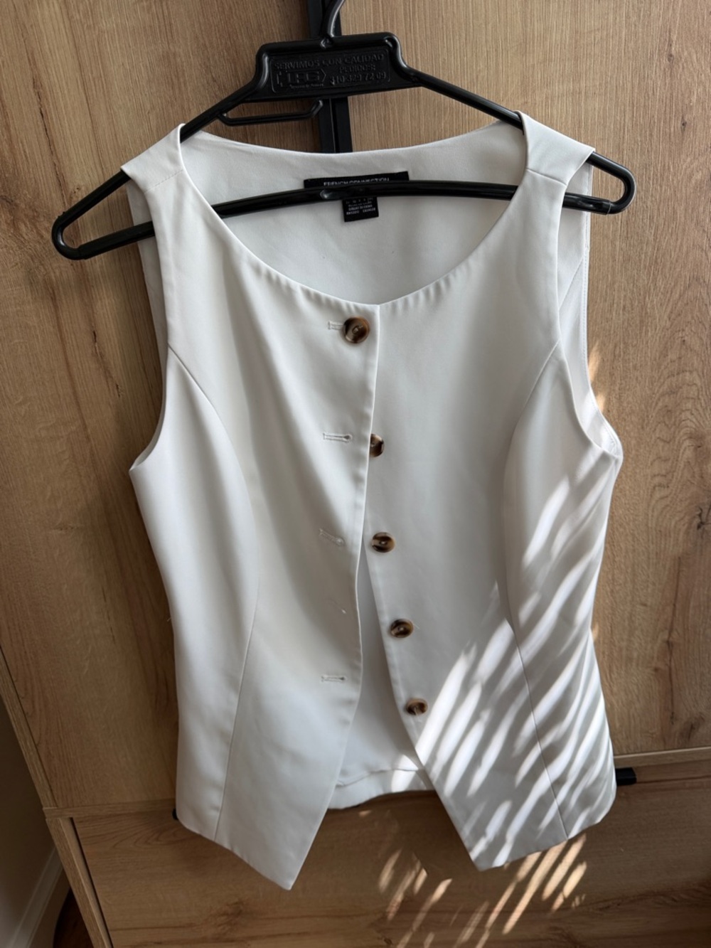 French Connection White Sleeveless Button-Front Tank